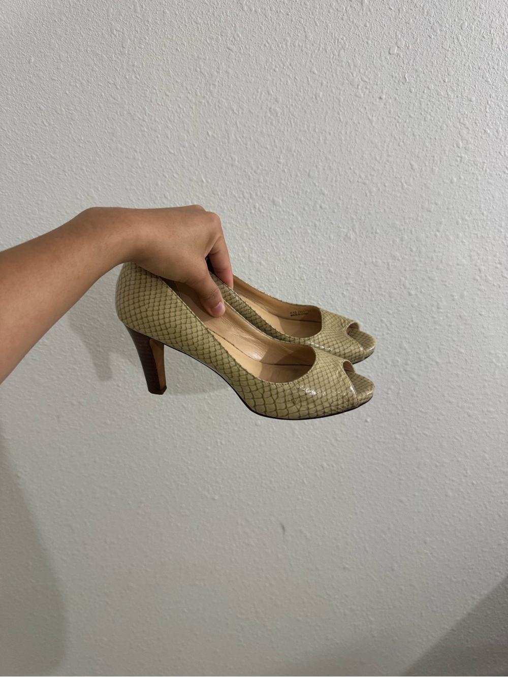 Beige snakeskin heels